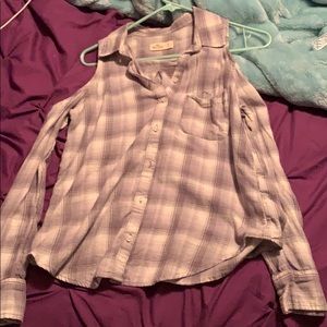 Very thin cute shoulder cut shirt from hollister